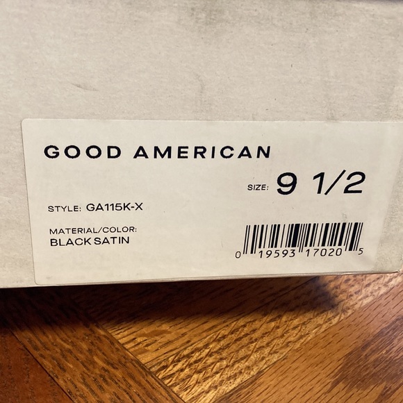 ⭐️⭐️ GOOD AMERICAN STRAPPY BLACK SATIN & Rhinestone Heels NIB 9.5 - Picture 7 of 7